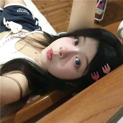 巴黎艳妹